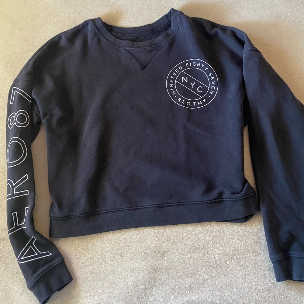 Black cozy cropped Aeropostale sweater